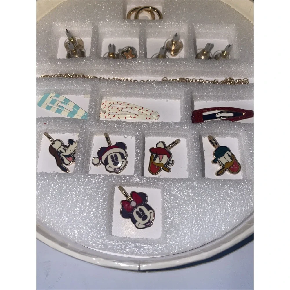 Disney Minnie Mouse 12 Days of Christmas Box of Surprises Advent Calendar 2022